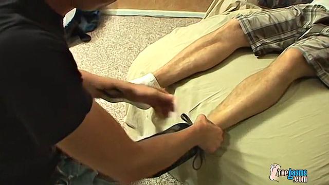 Hot Jock Kelly Gets Serviced - Kelly Cooper And Shane Allen