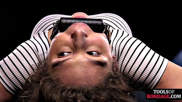 Hardited 21yo pleasing her maledom