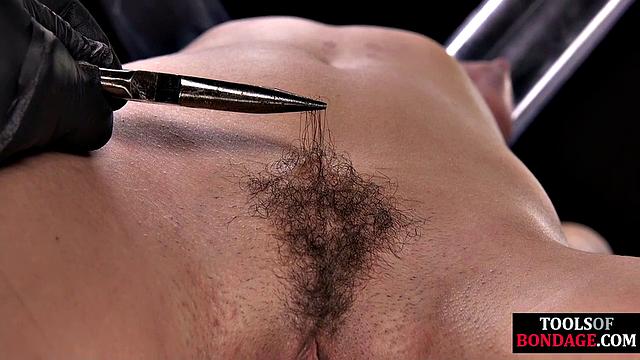 Hardited 21yo pleasing her maledom