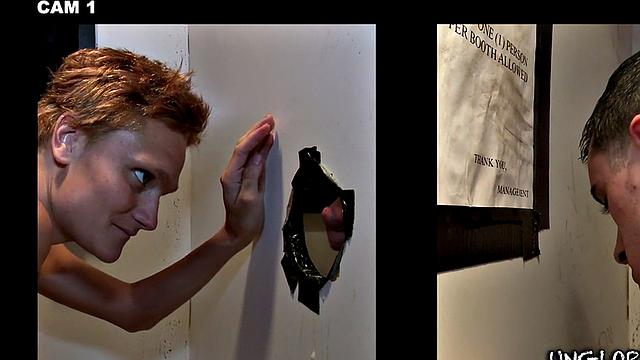 Стрейт мужик сунулся в глори-холл, а там отсосали