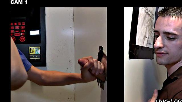 Стрейт мужик сунулся в глори-холл, а там отсосали