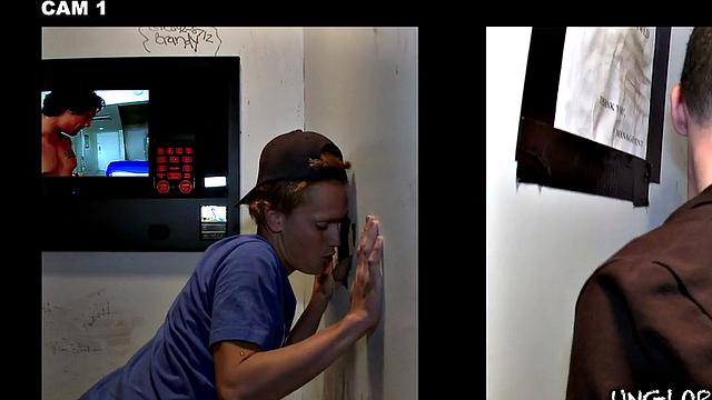 Real straight dude has no idea he gets BJ in gloryhole