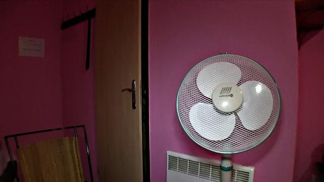 This busty brunette gets her trimmed pussy drilled in public while she fantasies about work