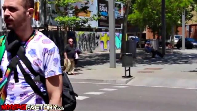 Koldo finds Pigboy in an attic in Barcelona and lets out his big hard cock. - Koldo fucks Pigboy