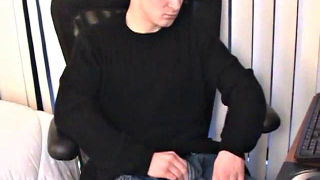 Amateur Darrell Jerk Off Session