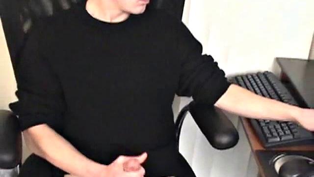 Amateur Darrell Jerk Off Session