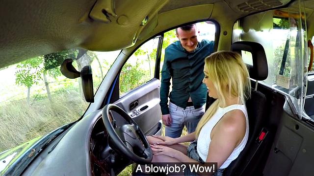 европейская таксистка с аппетитной жопой получает жёстко в догги после горячего дрочева