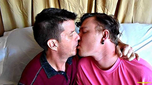 Steamy Gay Makeout Session With Jeff & Leo - Jeff Drizzle & Leo Blue