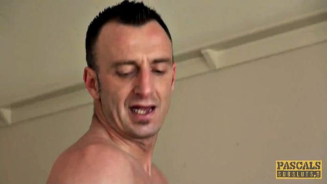 Carnivorous MILF Jessie Jo fed with Pascal's man meat