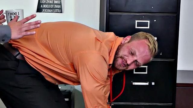 Muscular office guy gives his boss a sloppy BJ after a steamy BJ session