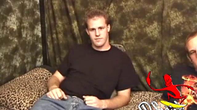 Колин скачет на члене Торка по полной