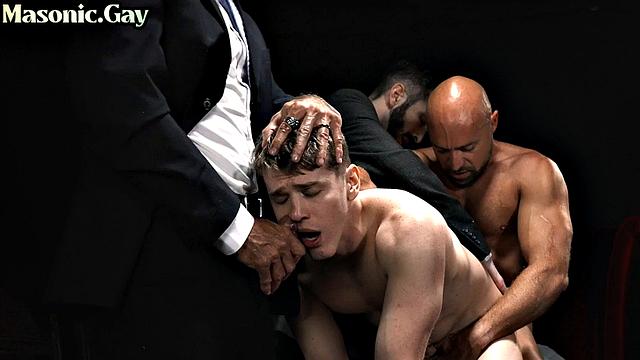 Dominant lodge master drilling newbie