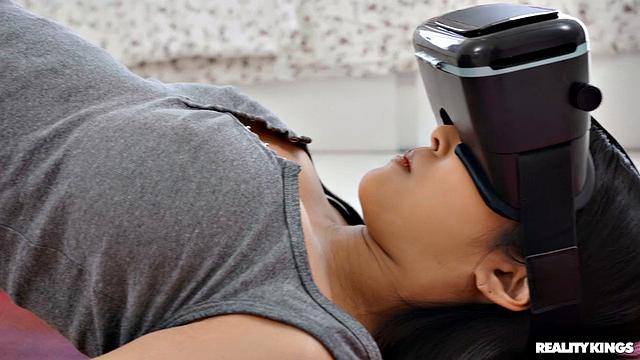 Веселье с большими сиськами в VR