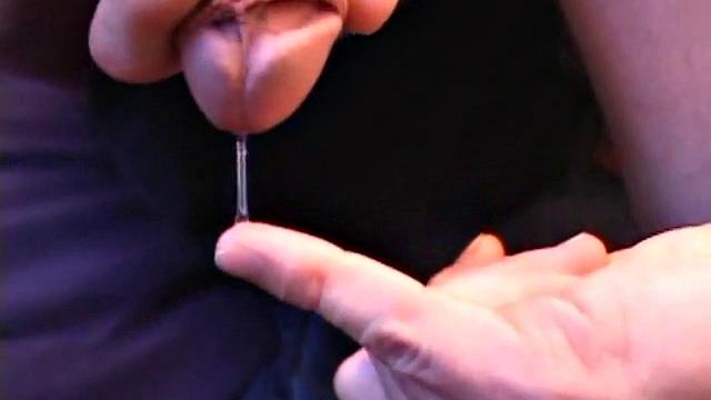 Шейн не может сдержаться, пока его дрочит твёрдый член