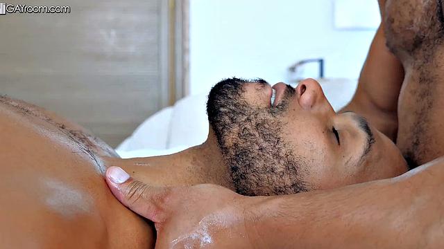 hot gay massage turns into a deep, steamy fuck session on the table