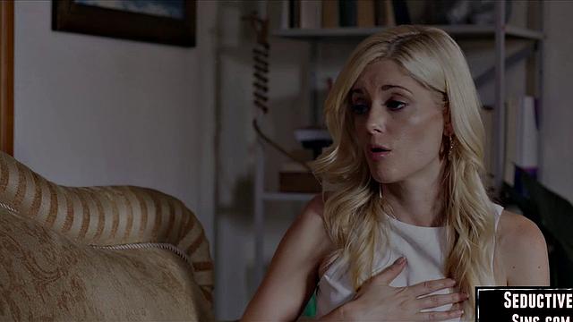 Horny petite lesbian bae pussylicking