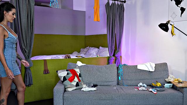 GIRLSRIMMING - Maternal Discipline