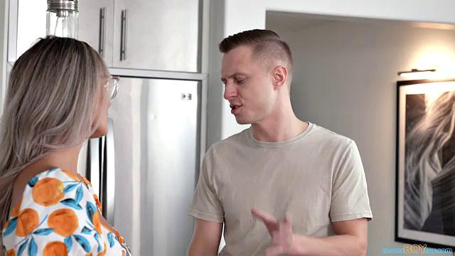 Stepmom's Hungry Pussy - S1:E9