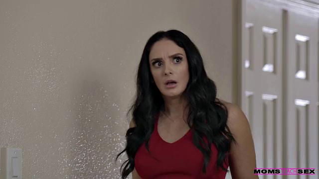 Stepmom Needs The Cum - S16:E2