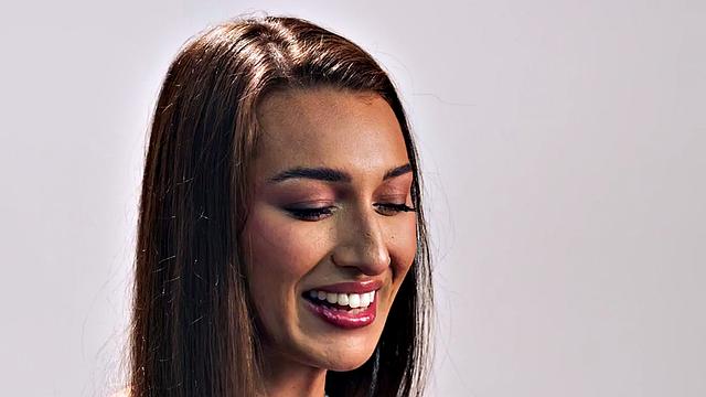 Tall babe in solo masturbation