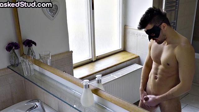 Straight hung model solo masturbation