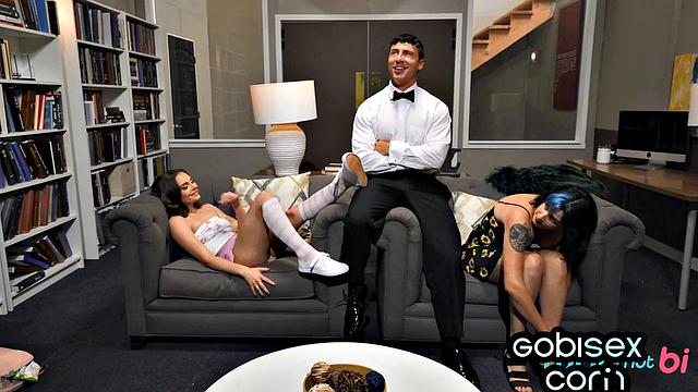 Petite babe bouncing in bi 3some