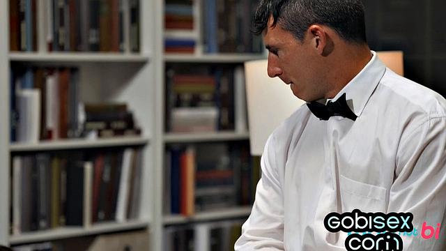 Petite babe bouncing in bi 3some