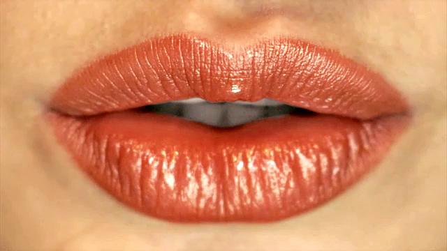 Syren De Mer платит за аренду жопой, квитанция не нужна