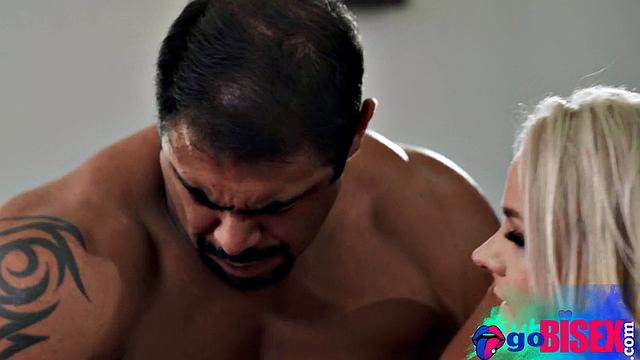 Big ass fit bae eaten out in bisex threesome