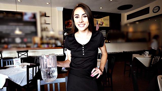 маккензи мейс разносит пиццу и трахается за деньги в pov