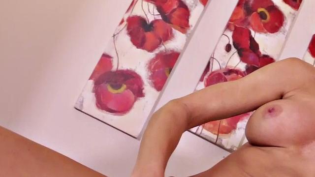 Femdom busty masseuse babe gives mean HJ after massage