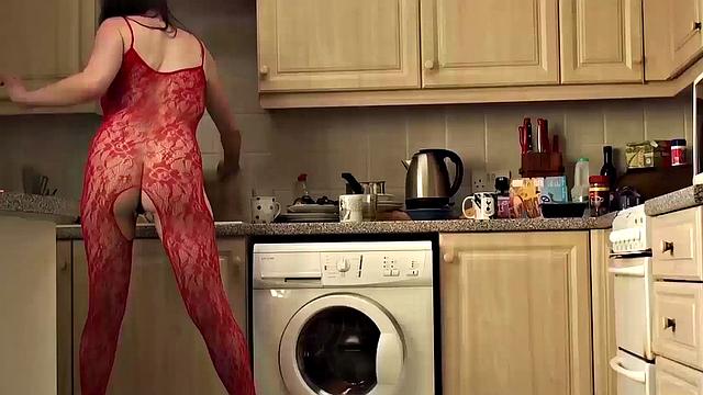 English mature whore anally disciplined before tasting cum