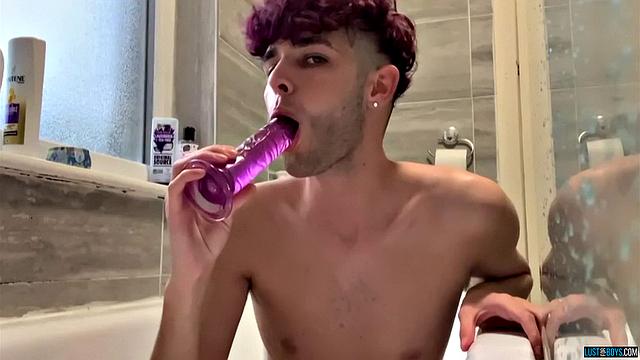 Dildo in His Soapy Ass - Malachi Cooper