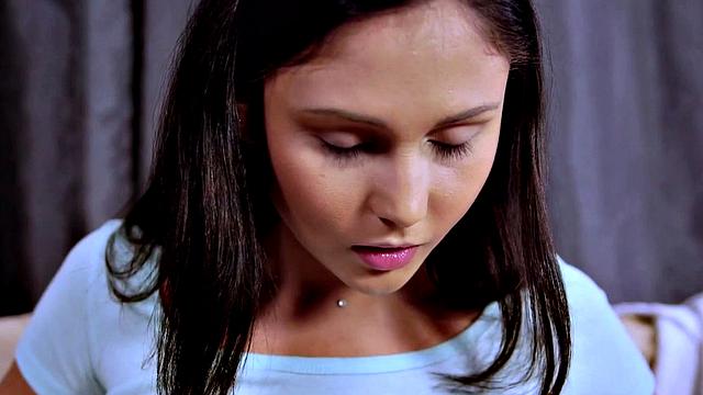 Ариана мокрее шланга, а бойфренд всё мажет камерой