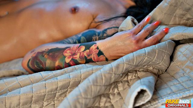 купил жену - теперь пользуется по полной