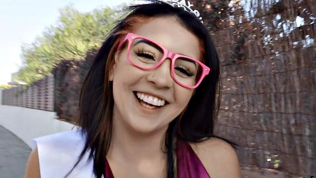 Pulled Latina gives bj in POV before anged in public