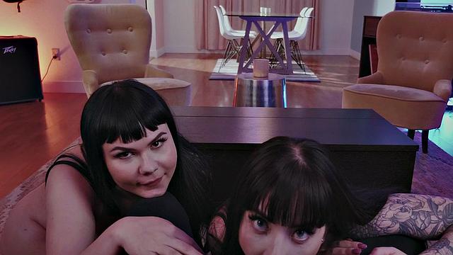 Pussyeating curvy lez eats pussy of her inked petite GF