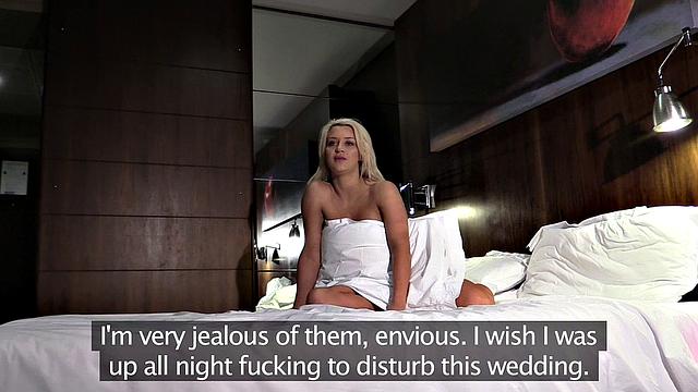 татуированная блондинка затягивает копа в жесткий отрыв в отеле