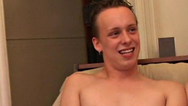 richard, skylerr и kaos дрочат и отсасывают друг другу в жарком тройничке