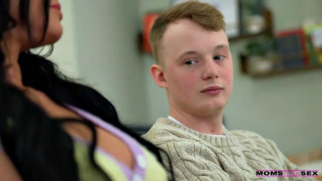 Naughty Gifts For Me And Stepmom On Mother's Day - S19:E5