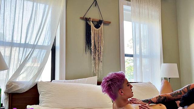 Homemakers share their love for each other in a hot lesbian bar-style session