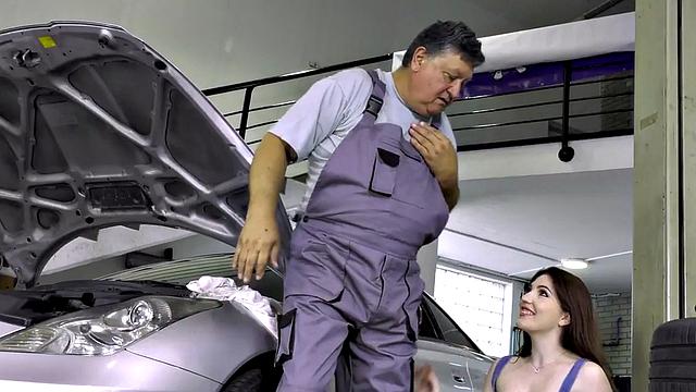 Horny babe rides mechanic's hard cock in the garage after deepthroating