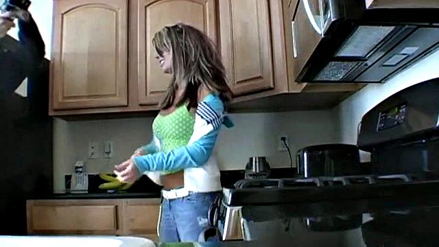 Hot Kelli showing outdoor ass and tits