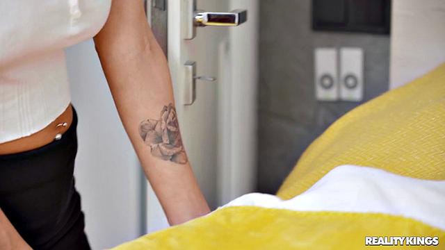 Busting On The Anal Thief