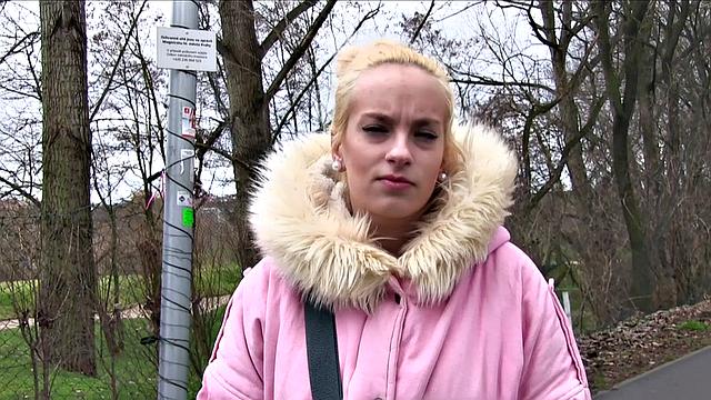 Blonde Gets Fucked in a Car