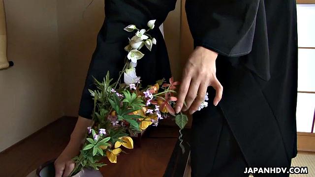 Japanese MILF Sayuri Shiraishi pounded