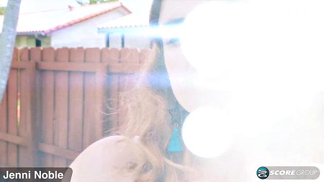 Jenni Noble: Bikini Bustin'