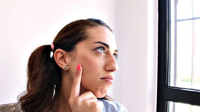 Petite babe fucking in interracial duo before sucking