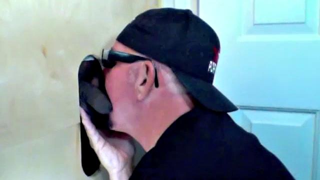 A Chocolate Visits Gloryhole and Cums