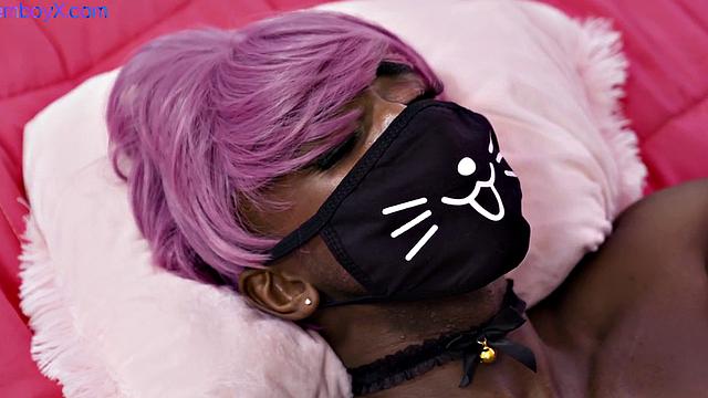 Afroboi giving head to white guy